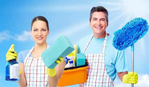 Detailed bathroom cleaning during end of tenancy cleaning in W14